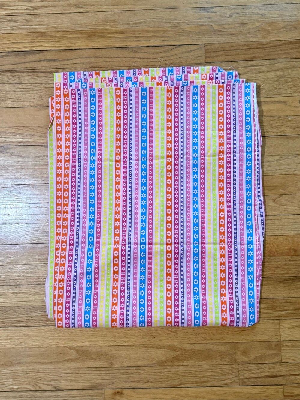Vintage 1970s Flower Power Fabric 42” x 9 Yards Mod MCM Groovy